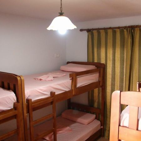 Eden Hostel ติรานา ภายนอก รูปภาพ