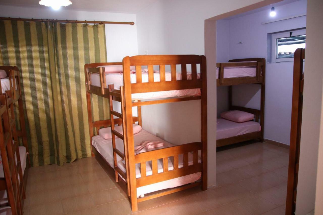 Eden Hostel ติรานา ภายนอก รูปภาพ